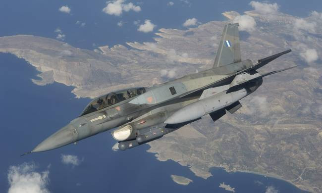 Δύο Ελληνικά F-16 αντιμετώπισαν μισή ντουζίνα τούρκικα